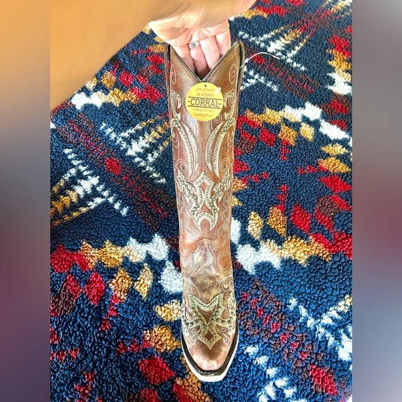 CORRAL WOMEN'S BROWN STUDDED OVERLAY WESTERN BOOTS - SNIP TOE - Picture 7 of 12